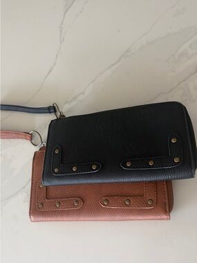 Universal Tread Black and Brown Wristlet Wallet Duo